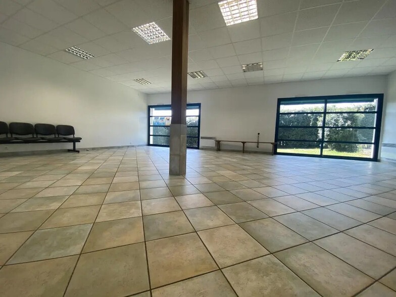 Office in La Chapelle-sur-Erdre for lease - Building Photo - Image 3 of 5