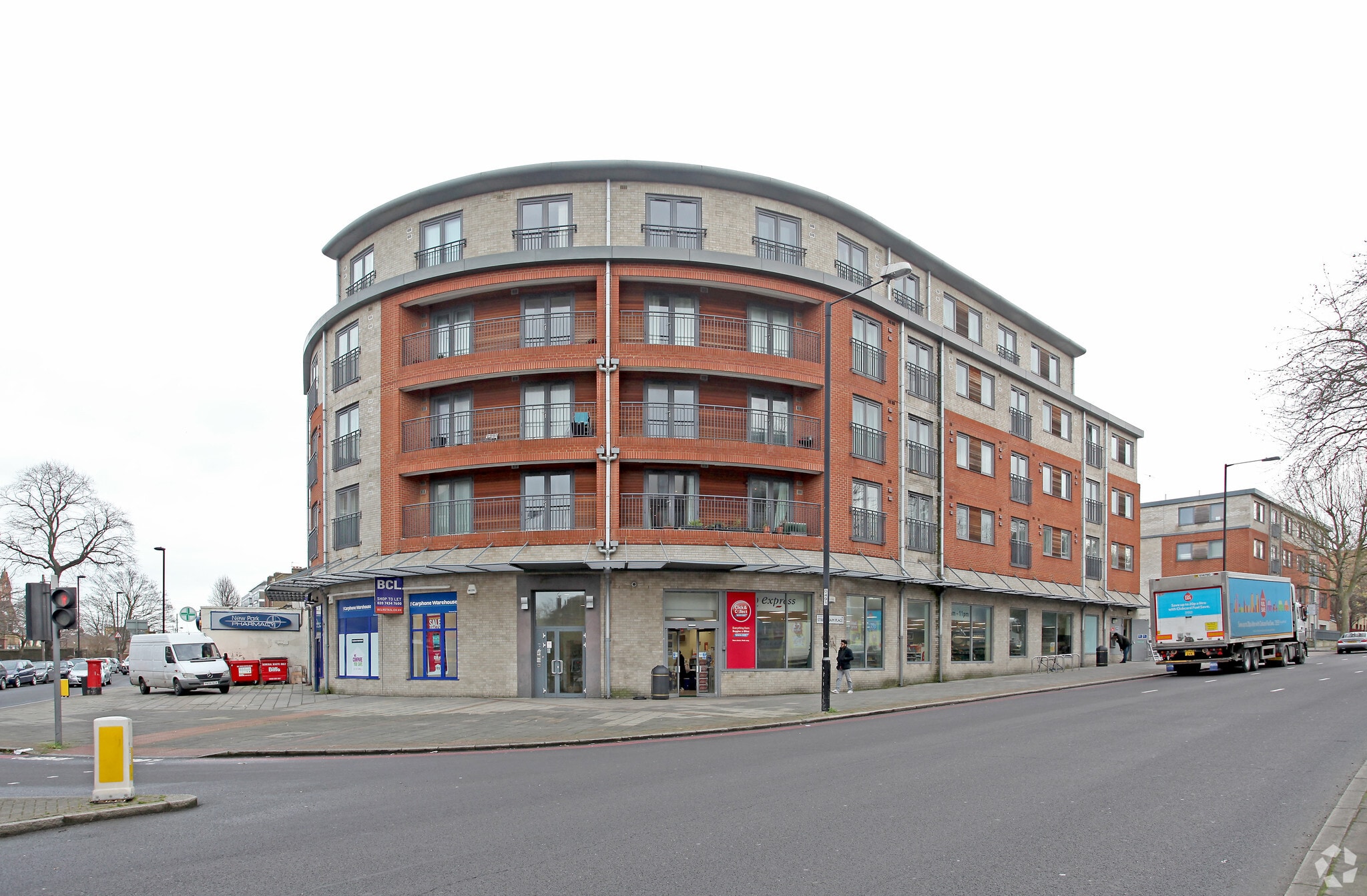 30-32 Streatham Pl, London for sale Primary Photo- Image 1 of 1