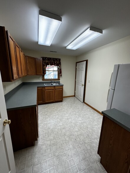 110 W Sunset Ave, Greensboro, MD for sale - Building Photo - Image 3 of 9