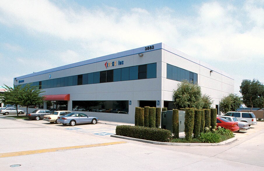 3882 Del Amo Blvd, Torrance, CA for lease - Primary Photo - Image 1 of 8