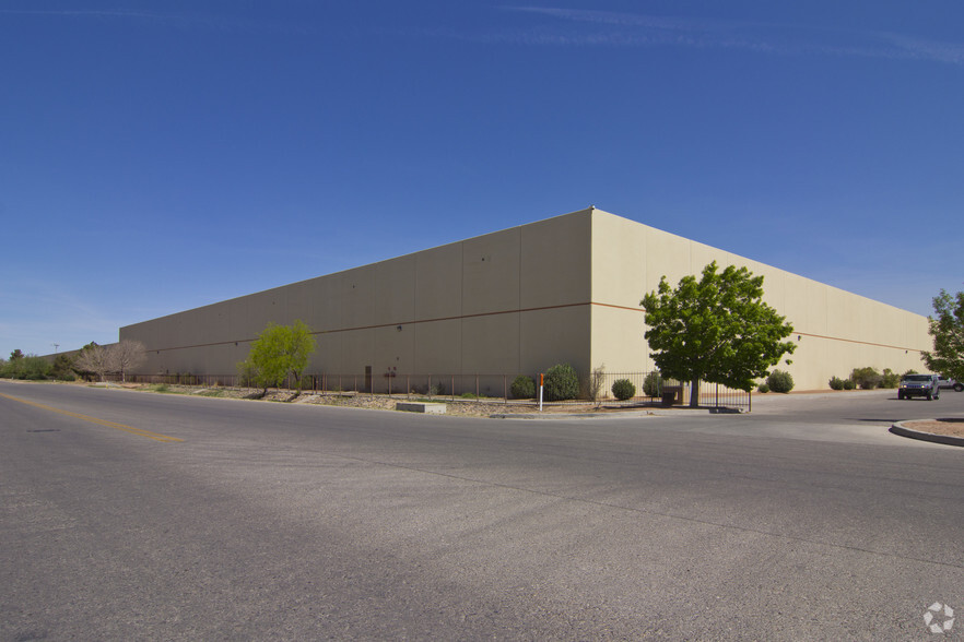 9600 Pan American, El Paso, TX for lease - Building Photo - Image 2 of 9