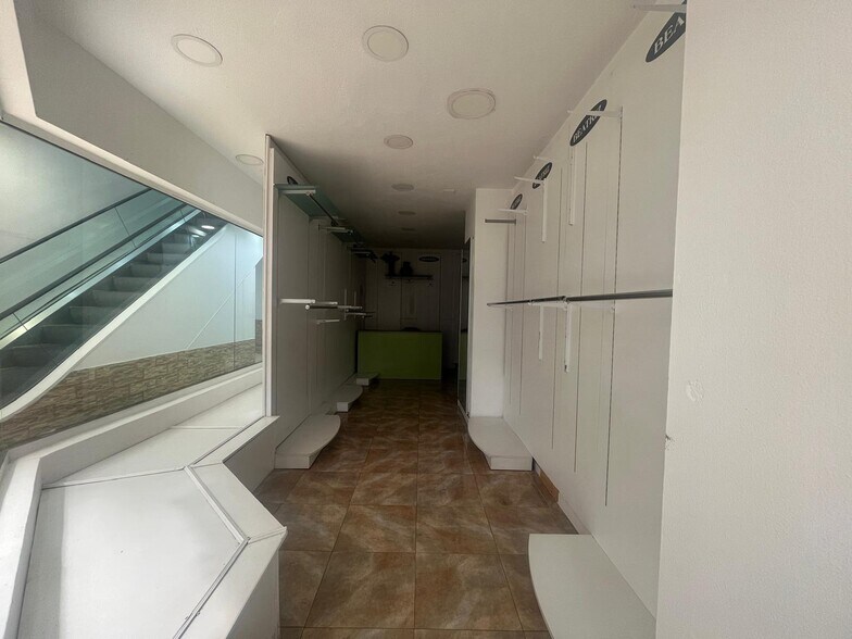 Retail in Cáceres, Cáceres for sale - Building Photo - Image 2 of 4