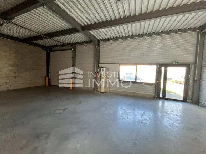 Flex in Aulnay-sous-Bois for lease - Interior Photo - Image 2 of 5