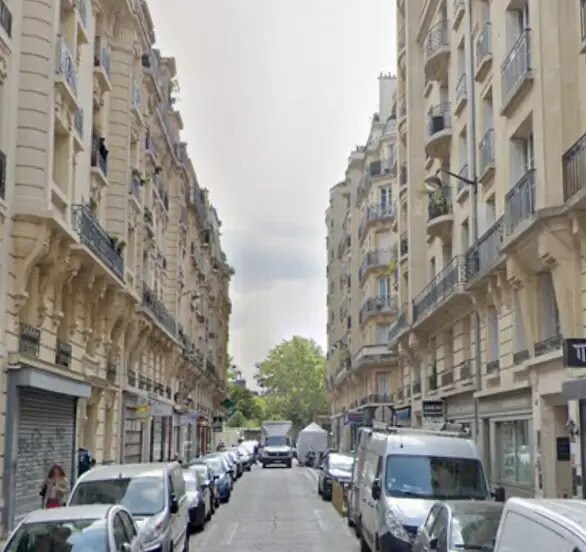 Retail in Paris for lease Building Photo- Image 1 of 4