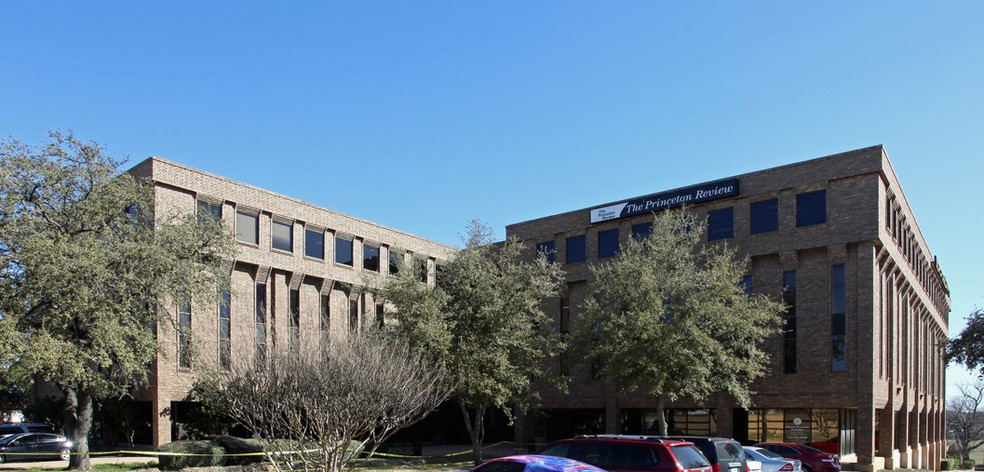 10830 N Central Expy, Dallas, TX for lease - Building Photo - Image 3 of 7