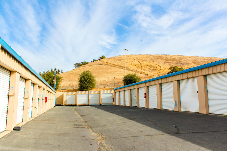 375 Arthur Rd, Martinez, CA for sale - Building Photo - Image 2 of 2