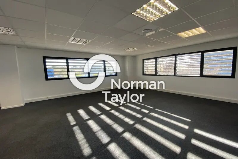 Office in Montpellier for lease - Building Photo - Image 2 of 6