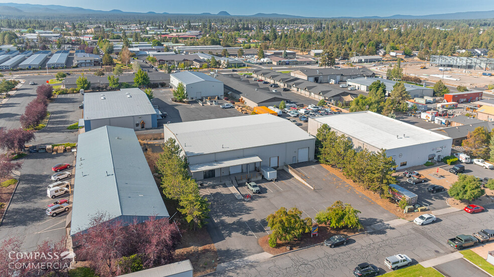 921 SE Armour Rd, Bend, OR for lease - Building Photo - Image 3 of 22