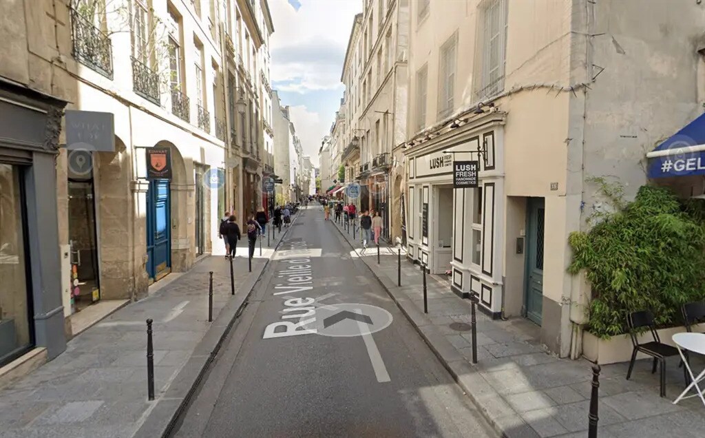 Retail in Paris for lease Building Photo- Image 1 of 4