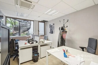 6 Avenue Marceau, Paris for lease Building Photo- Image 2 of 8