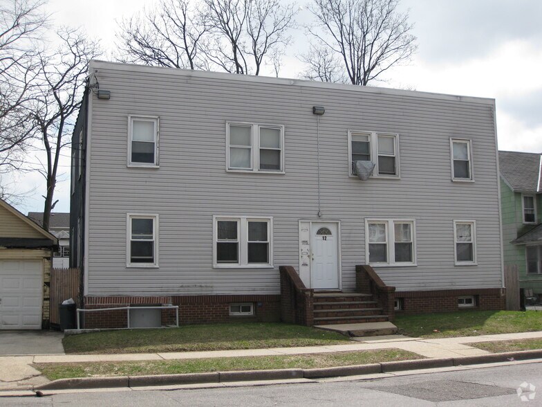 12 Maple Ave, Hempstead, NY for sale - Primary Photo - Image 1 of 1