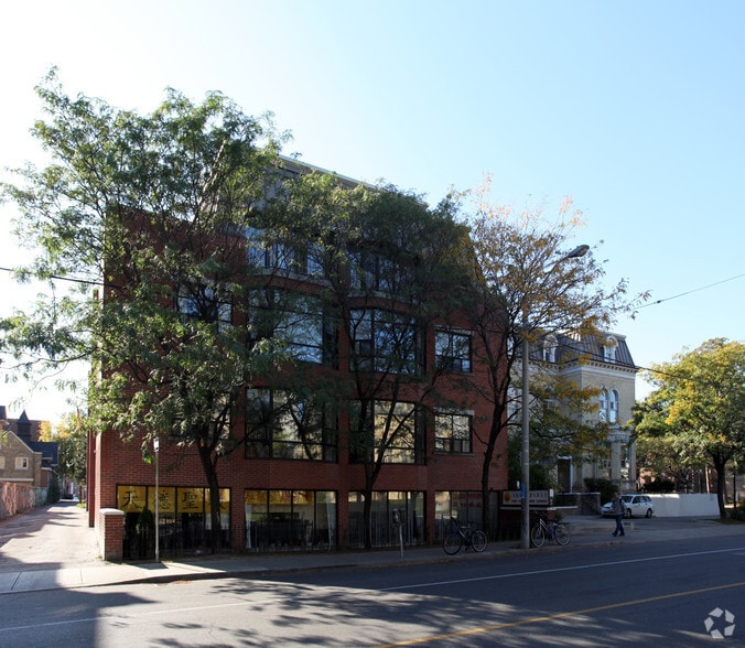 150 Beverley St, Toronto, ON for lease - Primary Photo - Image 1 of 32