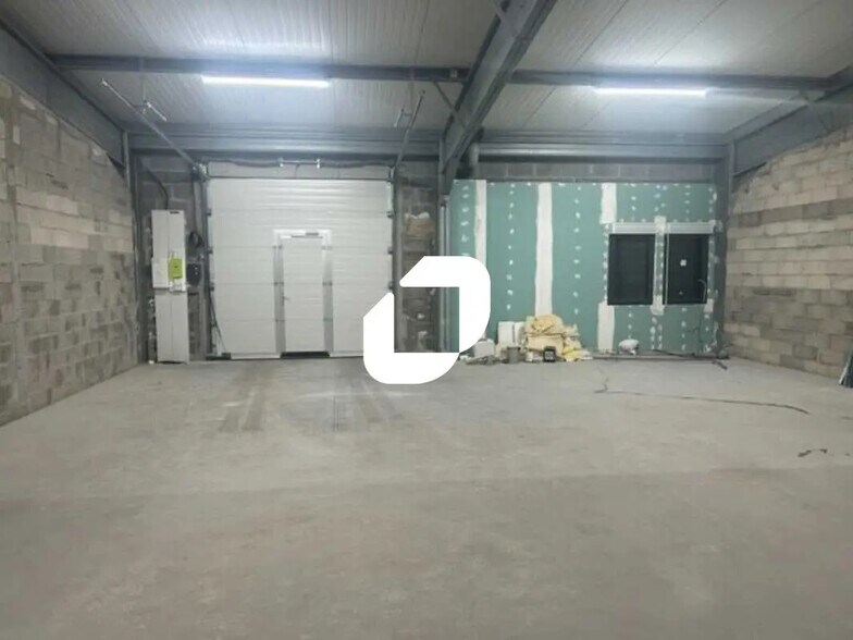 Flex in Cormeilles-en-Vexin for lease - Building Photo - Image 2 of 4