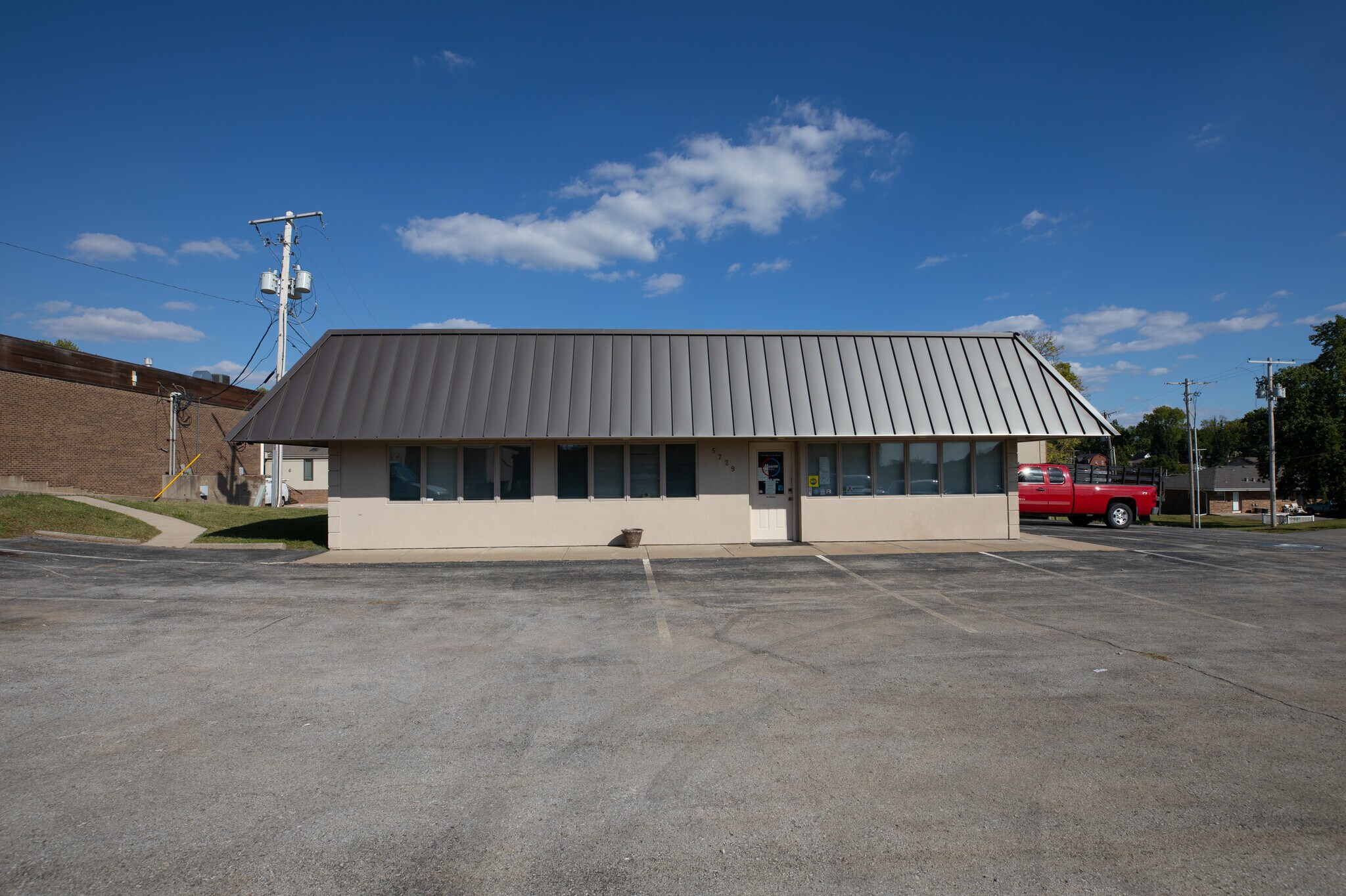 5729 Nieman Rd, Shawnee, KS for sale Building Photo- Image 1 of 1