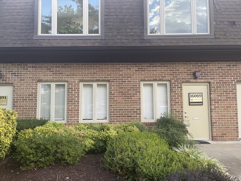 16029-16081 Comprint Cir, Gaithersburg, MD for sale - Building Photo - Image 1 of 1