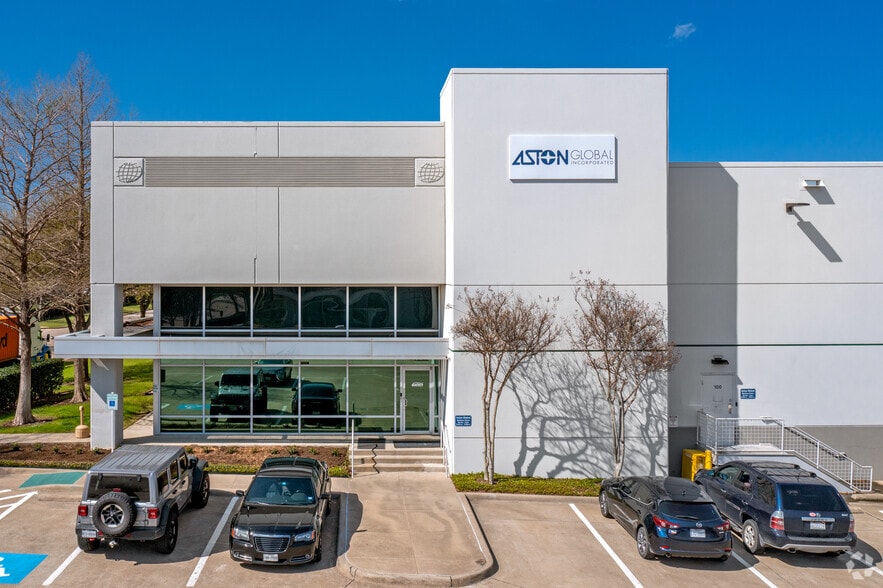 902 Nicholson Rd, Garland, TX for lease - Building Photo - Image 3 of 5