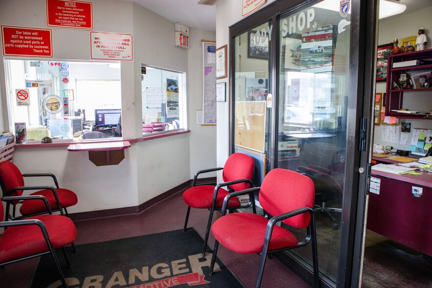 325 1st St, Toledo, OH for sale - Lobby - Image 3 of 36