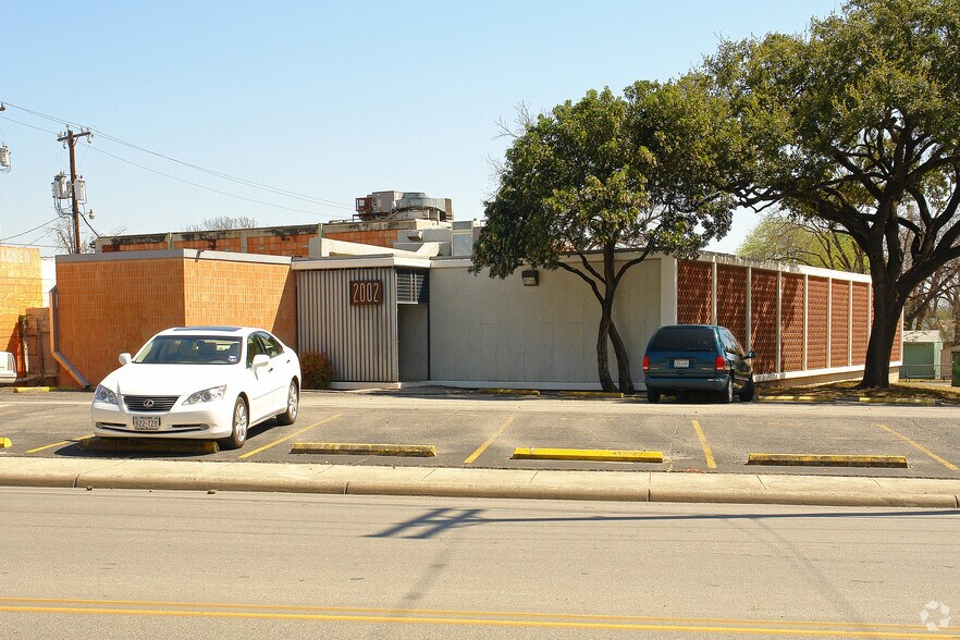 2002 N Saint Marys St, San Antonio, TX for lease - Image 1 of 5