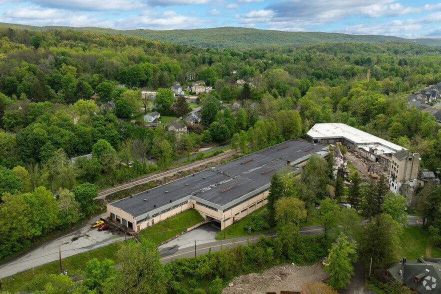 33 Gingerbread Castle Rd, Hamburg, NJ for sale - Aerial - Image 1 of 7