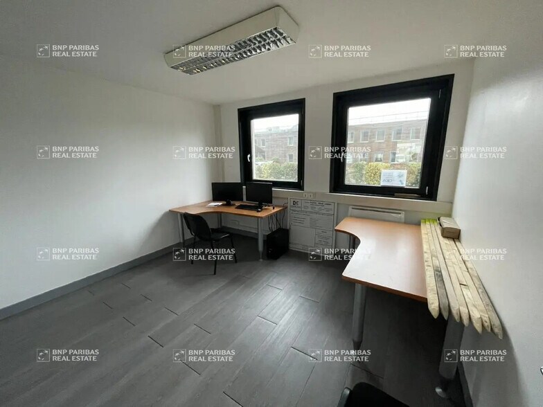 Office in Saint-Avertin for lease - Building Photo - Image 2 of 19