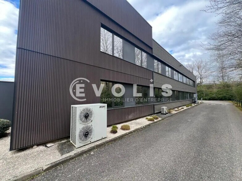 12 Chemin Des Gorges, Dardilly for lease - Building Photo - Image 2 of 6