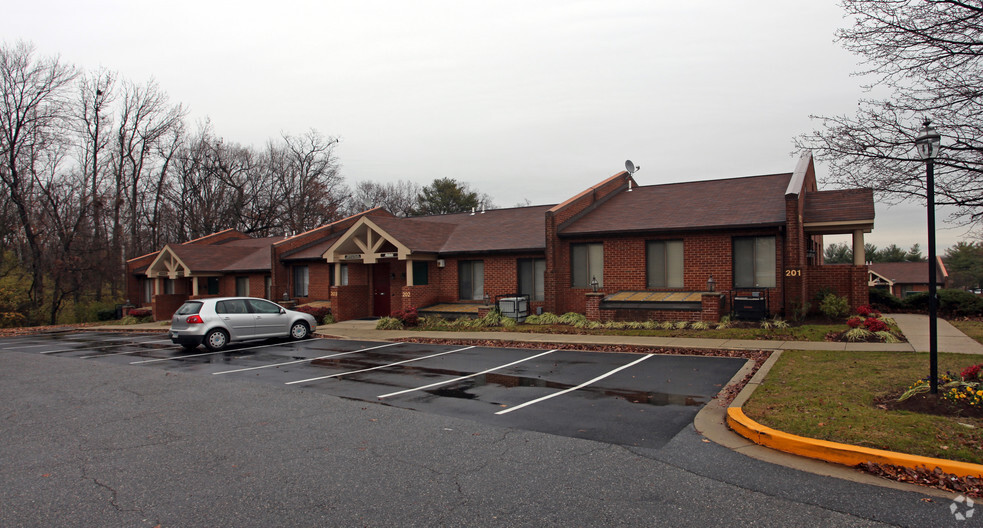 7050 Chesapeake Rd, Landover Hills, MD for lease - Primary Photo - Image 1 of 2