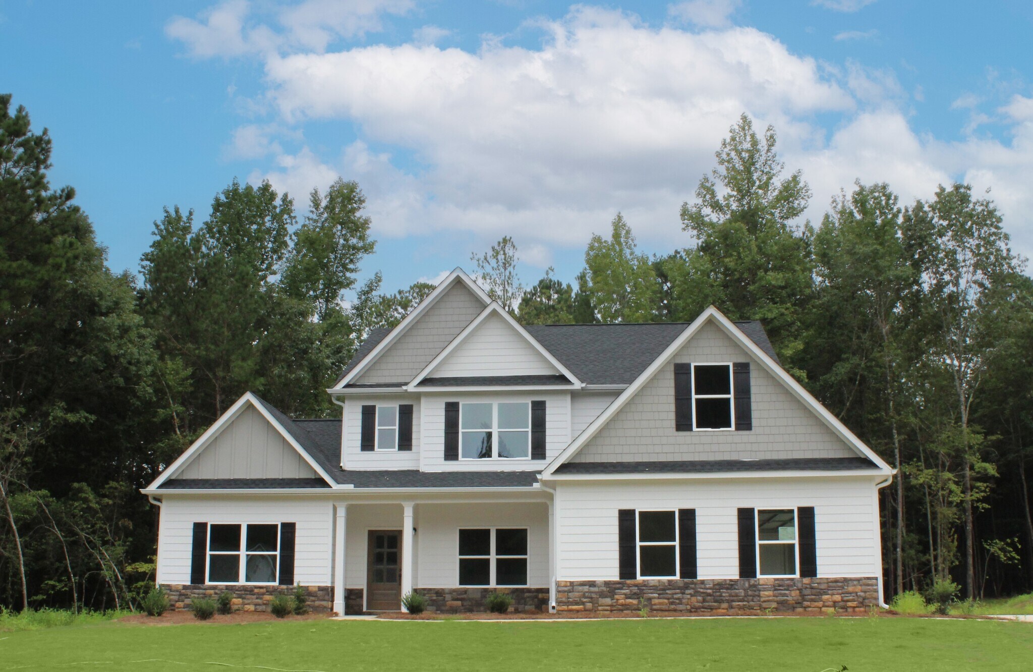 110 Hawthorn Ln, Covington, GA for sale Primary Photo- Image 1 of 2