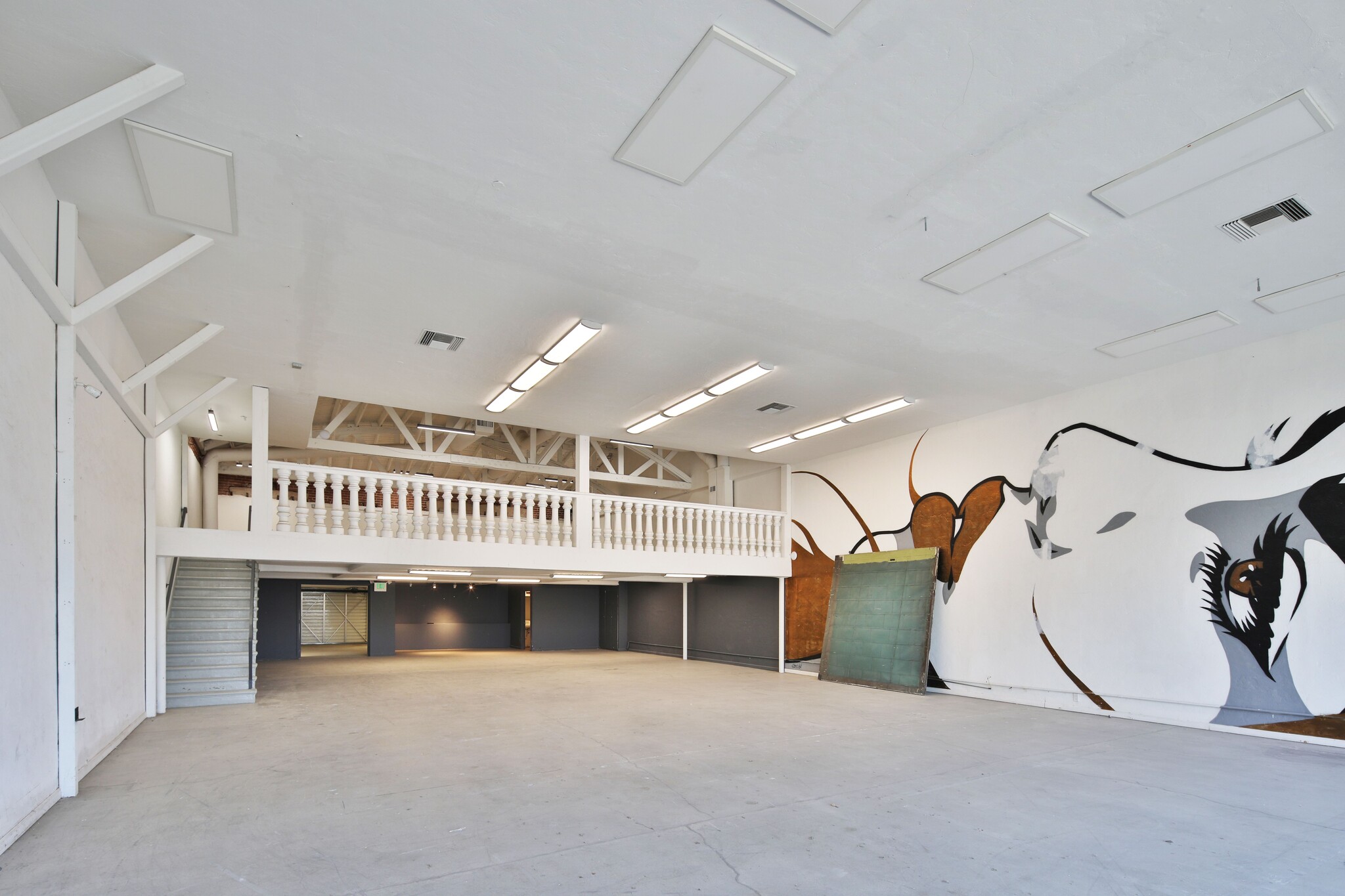 446 S La Brea Ave, Los Angeles, CA for lease Interior Photo- Image 1 of 8