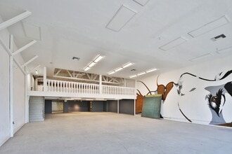446 S La Brea Ave, Los Angeles, CA for lease Interior Photo- Image 1 of 8