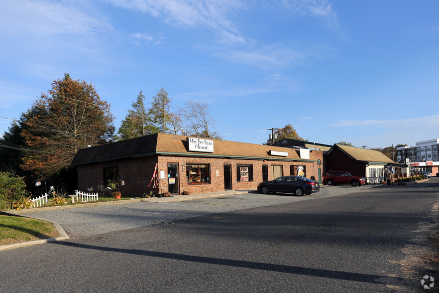 1302 Monmouth Rd, Mount Holly, NJ for lease - Primary Photo - Image 2 of 13