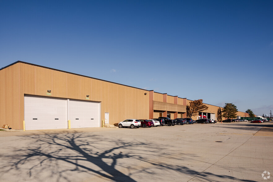 1801 Hawthorne Ln, West Chicago, IL for sale - Building Photo - Image 1 of 1