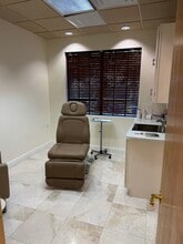 8976 Conroy Windermere Rd, Orlando, FL for lease Interior Photo- Image 2 of 6