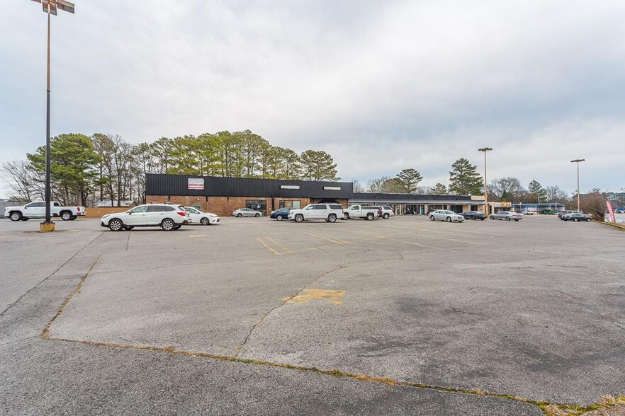 2705 Airport Rd, Dalton, GA for sale - Building Photo - Image 2 of 40