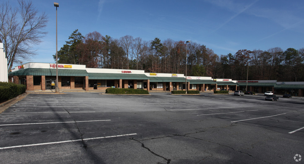 880 Indian Trail Rd NW, Lilburn, GA for sale - Building Photo - Image 1 of 1