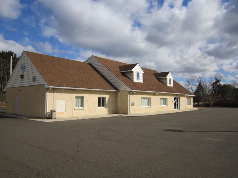 1660 Beverly Rd, Burlington, NJ 08016