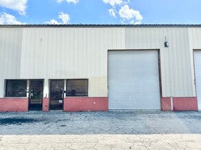 5468 Williamsburg Dr, Punta Gorda, FL for lease Interior Photo- Image 1 of 2