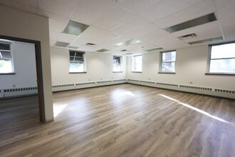 3 3rd St, Bordentown, NJ for lease Interior Photo- Image 2 of 2