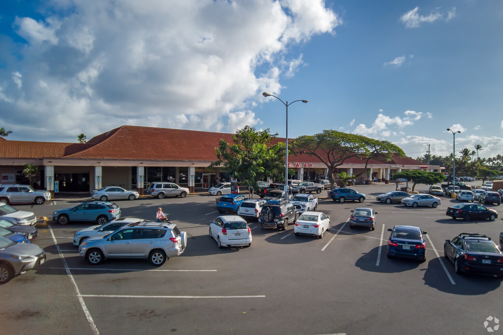 25 Kaneohe Bay Dr, Kailua, HI 96734 Aikahi Park Shopping Center