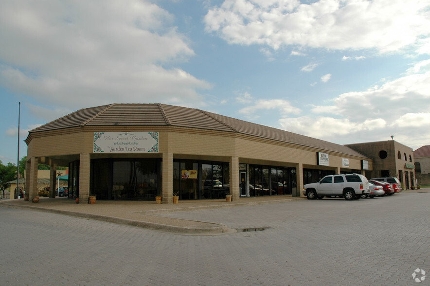 1300 Ralph Hall Pky, Rockwall, TX for lease - Building Photo - Image 2 of 6