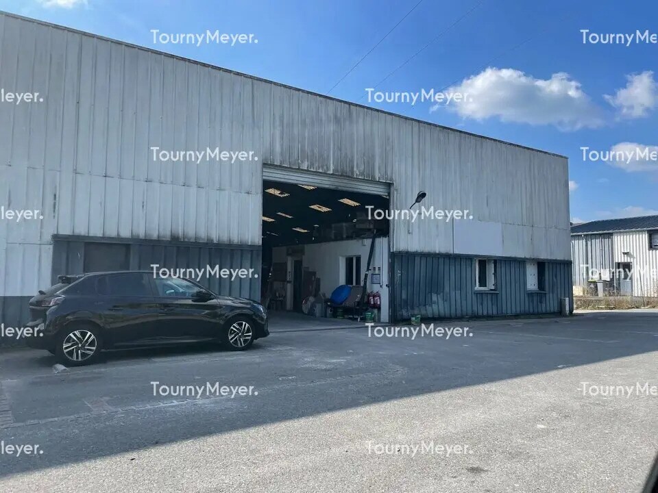 Flex in Saint-Avé for lease Building Photo- Image 1 of 5