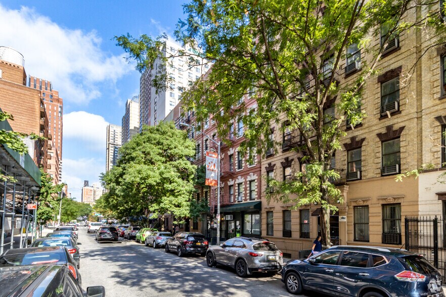 313 E 95th St, New York, NY for sale - Primary Photo - Image 1 of 17