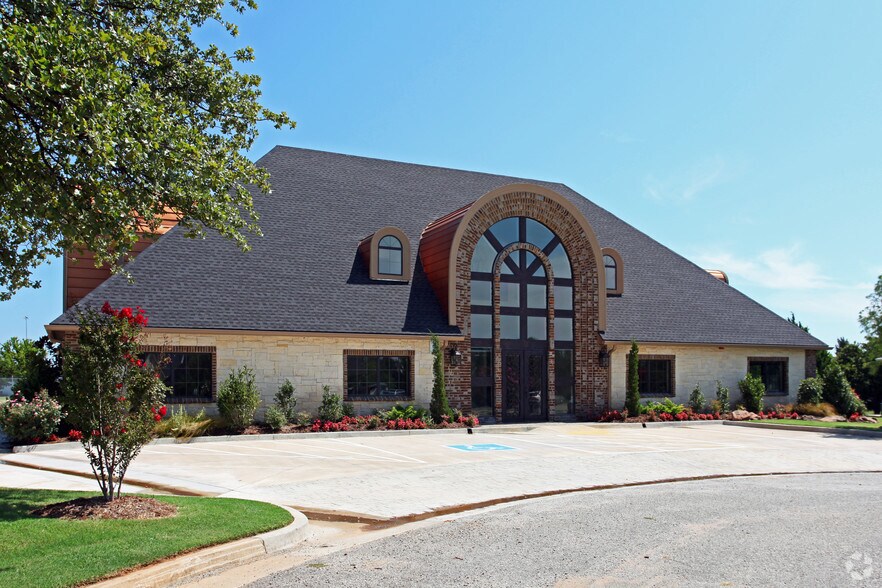 3917 E Memorial Rd, Edmond, OK for sale - Primary Photo - Image 1 of 1