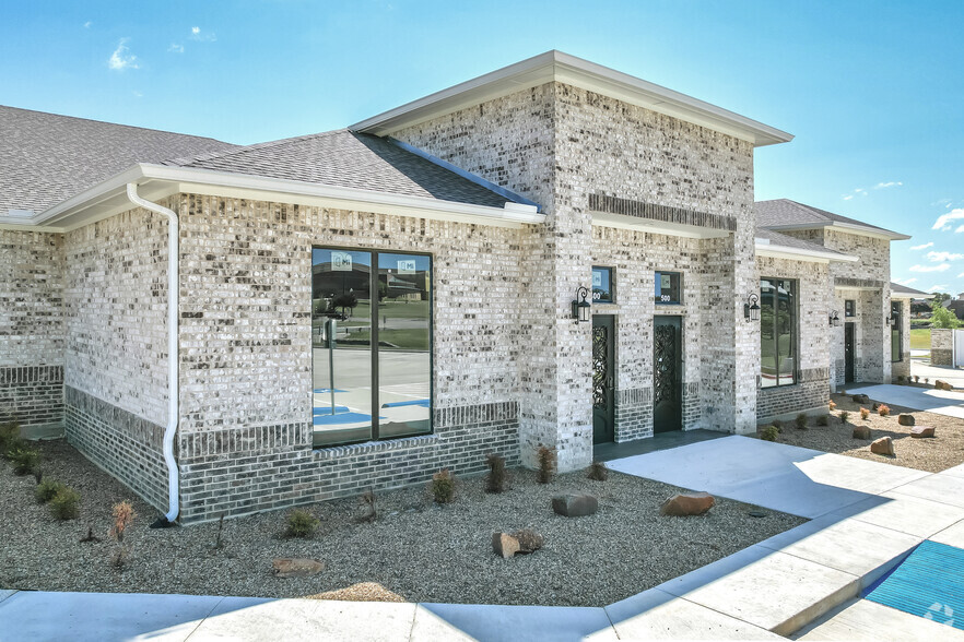 1801 Rufe Snow Dr, Keller, TX for lease - Primary Photo - Image 1 of 13