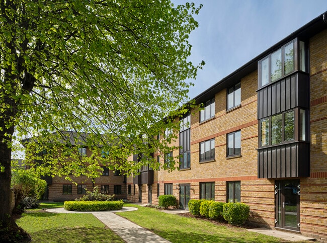 More details for 12 Bryant St, London - Multifamily for Sale