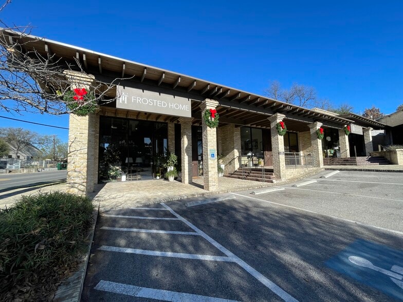 5800 Broadway St, San Antonio, TX for lease - Building Photo - Image 1 of 7