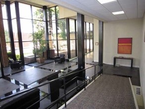 860 Summit St, Elgin, IL for sale Interior Photo- Image 1 of 12