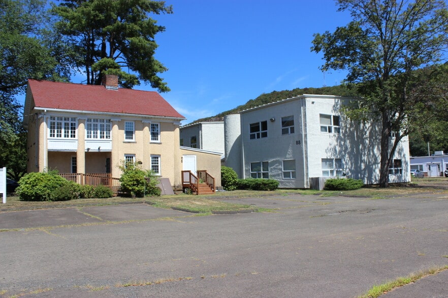88 Bradley Rd, Woodbridge, CT for sale - Building Photo - Image 2 of 28