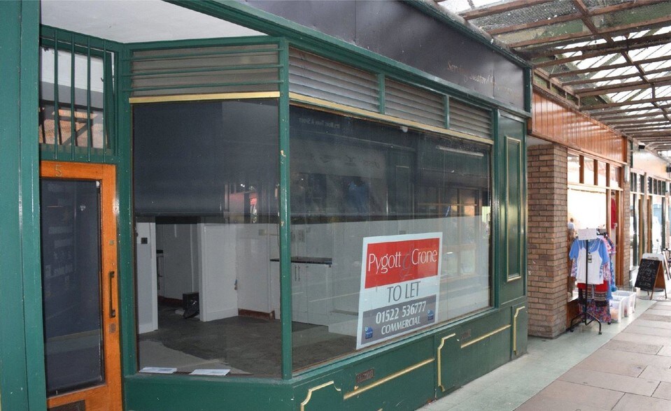 5 Bristol Arcade, Sleaford for sale - Building Photo - Image 1 of 1