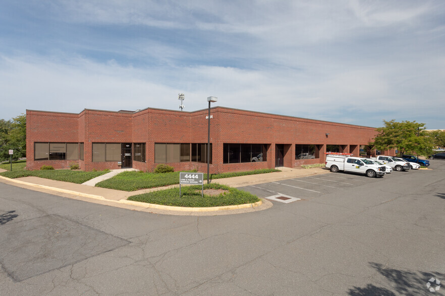 4444 Brookfield Corporate Dr, Chantilly, VA for lease - Building Photo - Image 2 of 7