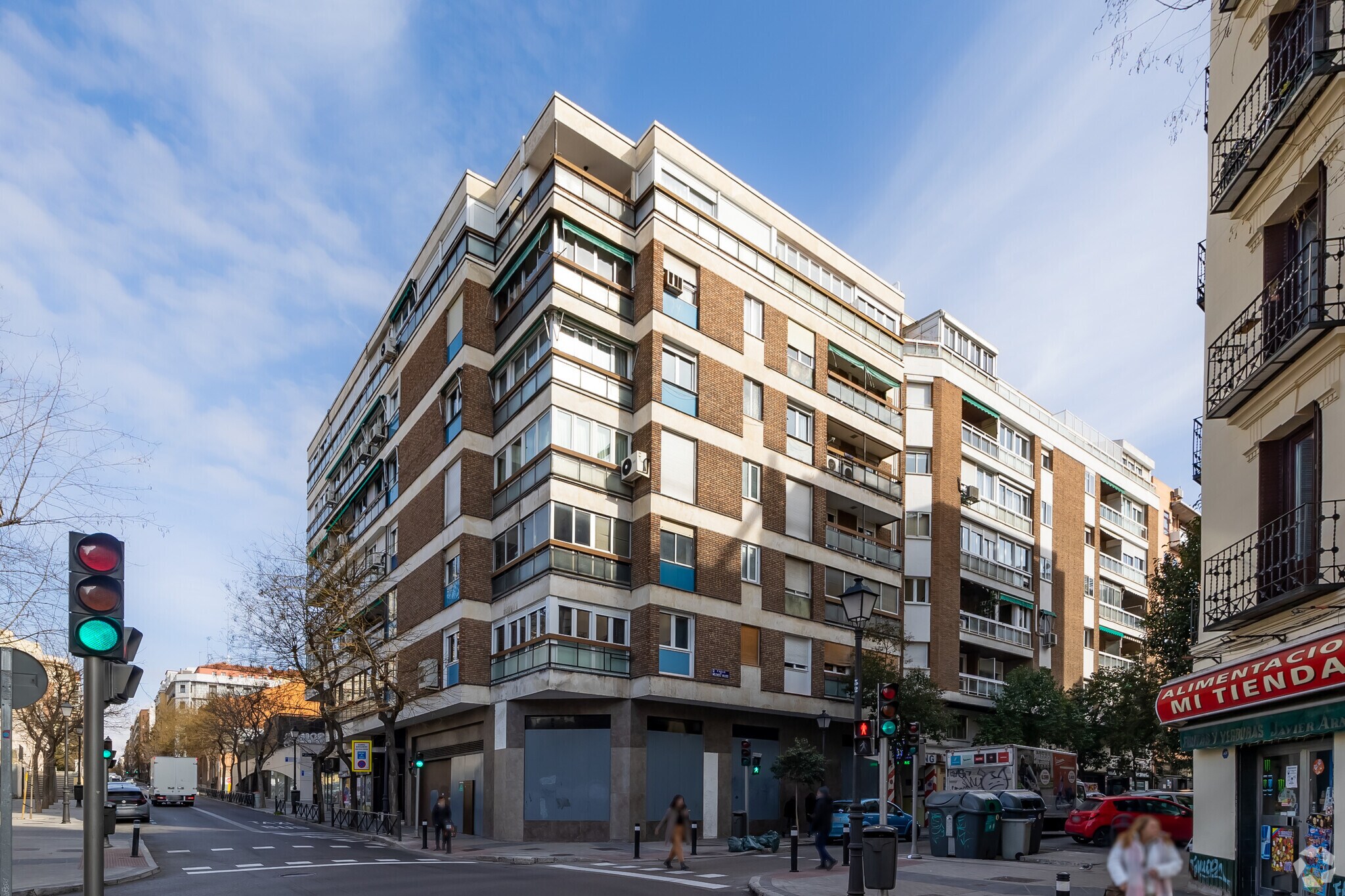 Calle Blasco de Garay, 38, Madrid, Madrid for sale Primary Photo- Image 1 of 1